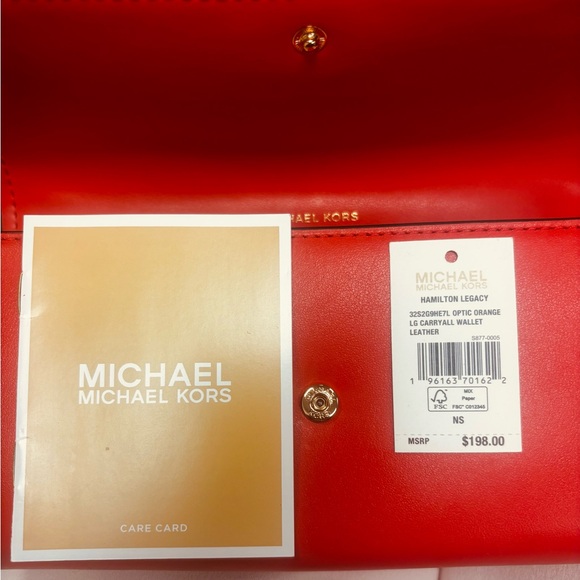 Michael Kors Hamilton Wallet - Picture 6 of 7